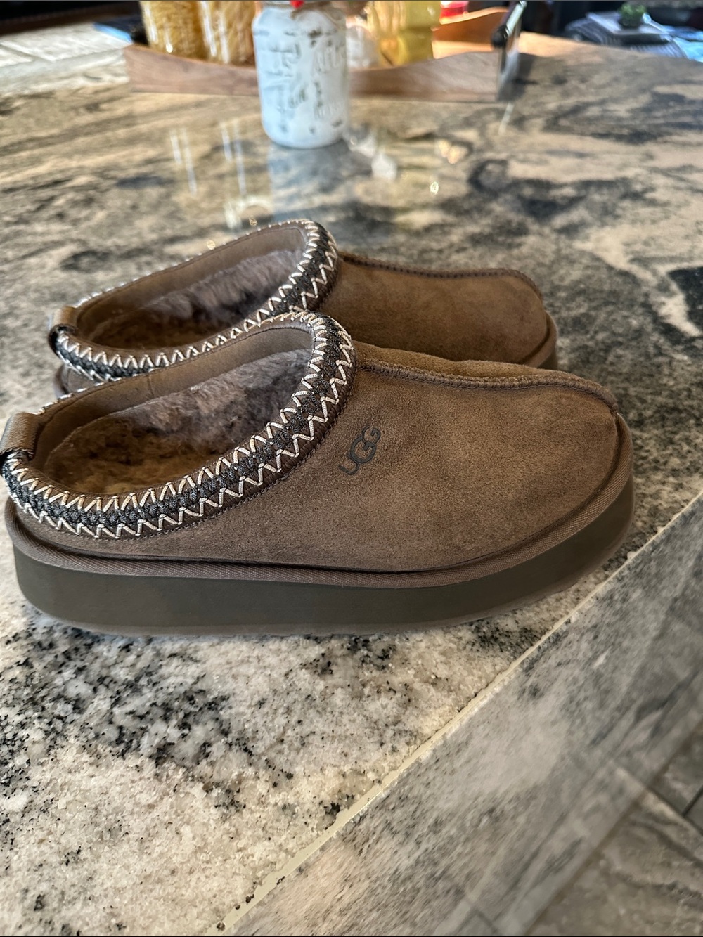 UGG  Tazz
platform - Picture 10 of 13